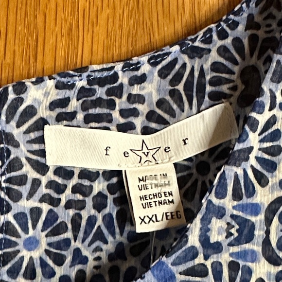 Fever Blue and White Geometric & Hearts Sleeveless Blouse W/ Keyhole - Picture 3 of 15